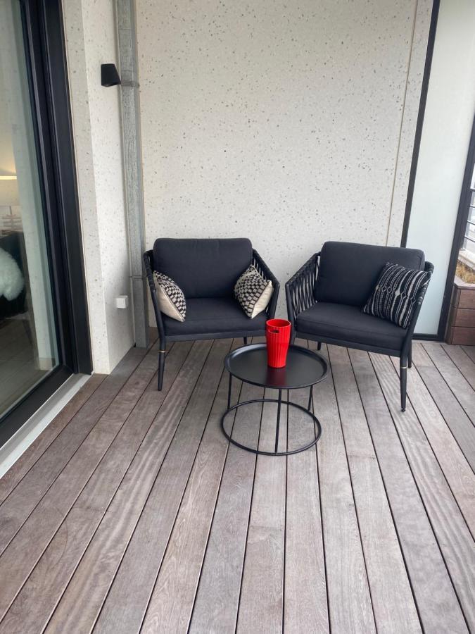Lichtrijk 2-slaapkamerappartement Met Zeezicht En Gratis Parking Appartement *