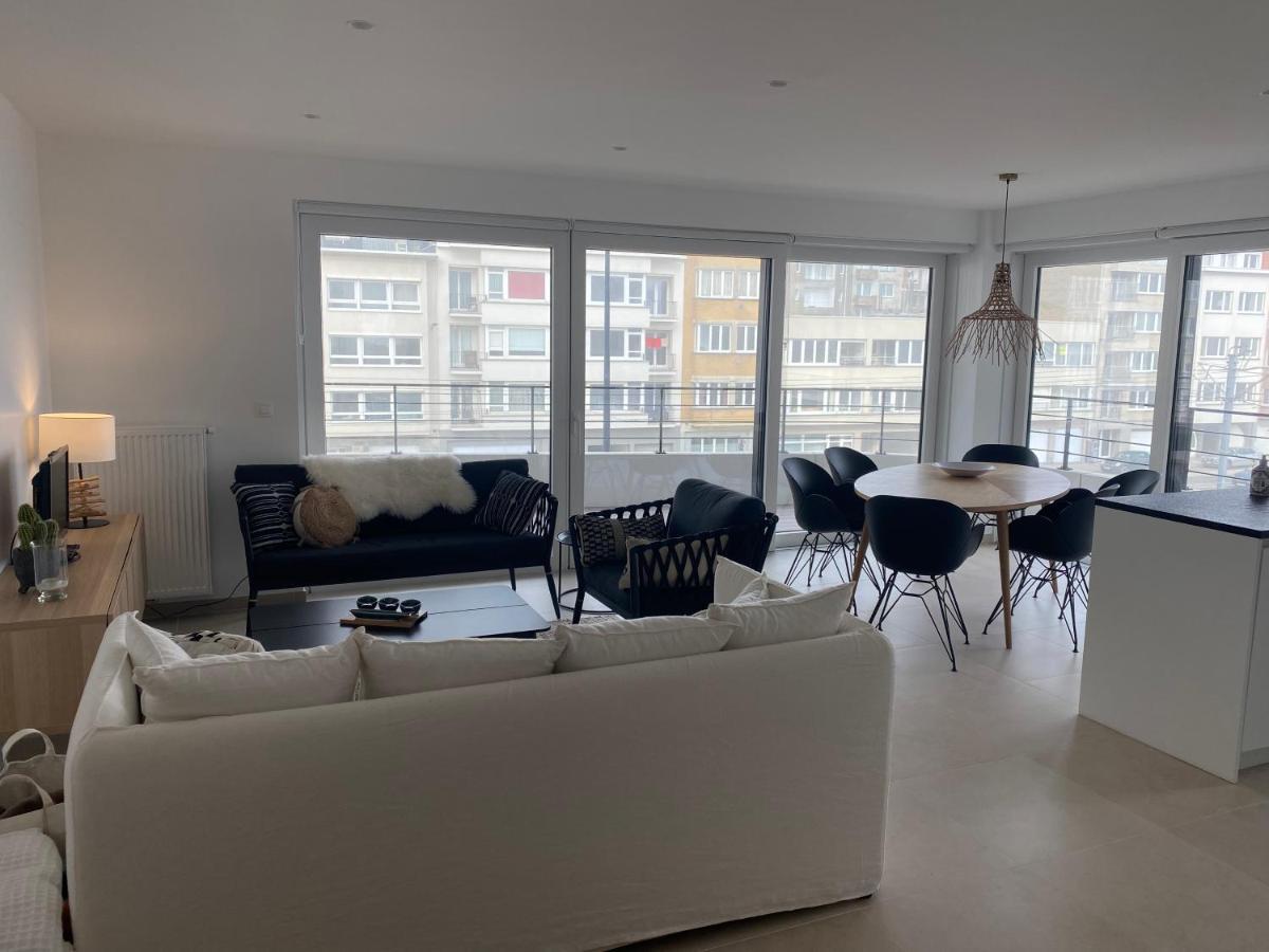 Lichtrijk 2-slaapkamerappartement Met Zeezicht En Gratis Parking Apartment *