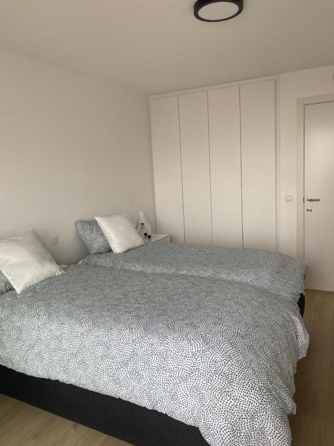 Lichtrijk 2-slaapkamerappartement Met Zeezicht En Gratis Parking Apartment