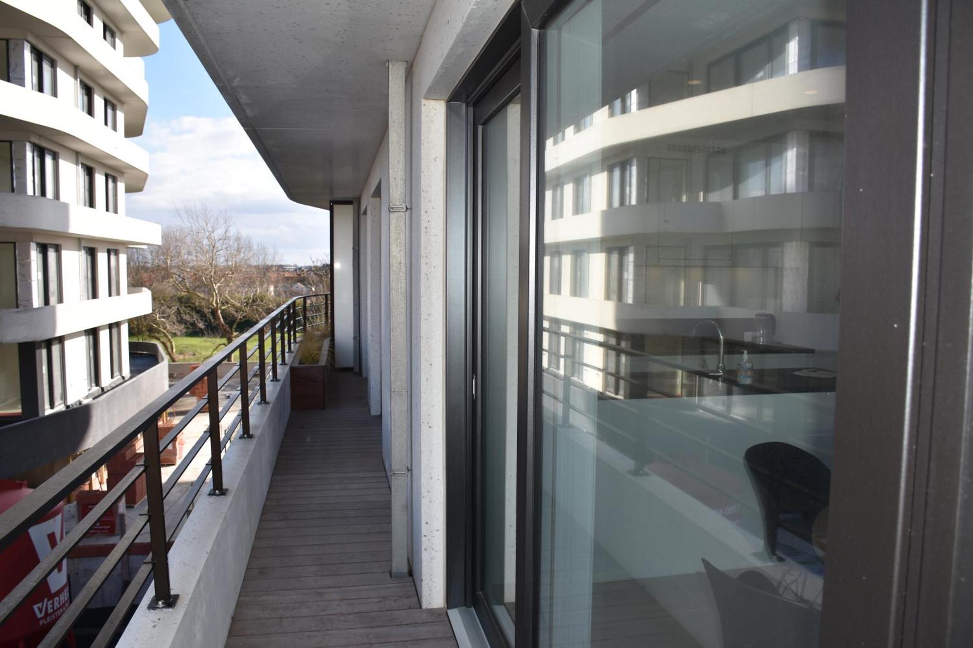 Apartment Lichtrijk 2-slaapkamerappartement Met Zeezicht En Gratis Parking